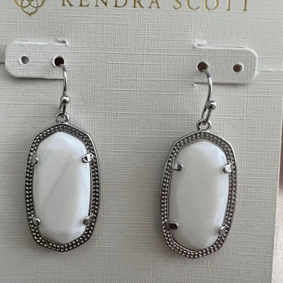 Kendra Scott Stud Earrings - Picture 1 of 6